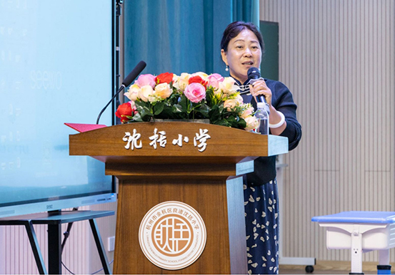 章灵泓.jpg